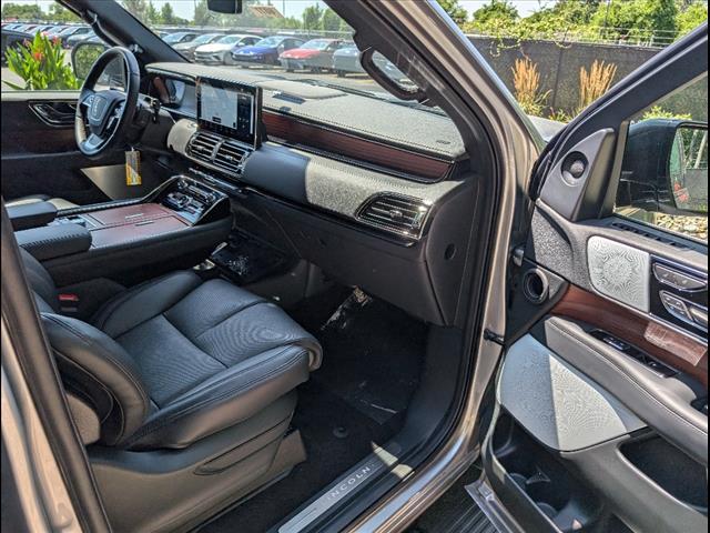 new 2024 Lincoln Navigator L car, priced at $103,419