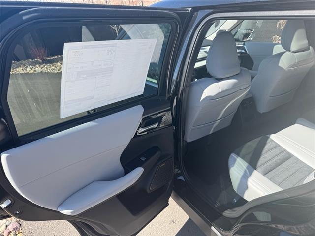 new 2025 Mitsubishi Outlander car, priced at $38,505