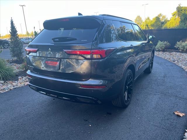 new 2024 Mitsubishi Outlander car, priced at $38,005