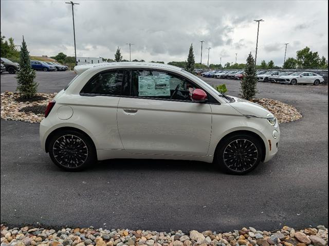 new 2024 FIAT 500e car, priced at $34,095