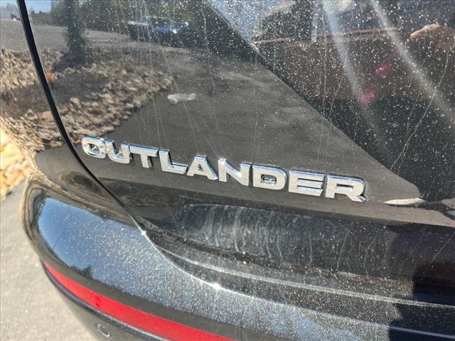 new 2024 Mitsubishi Outlander car, priced at $40,670