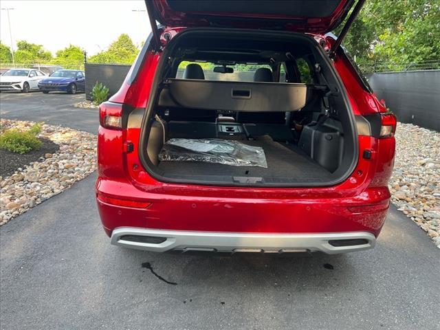 new 2024 Mitsubishi Outlander car, priced at $39,600