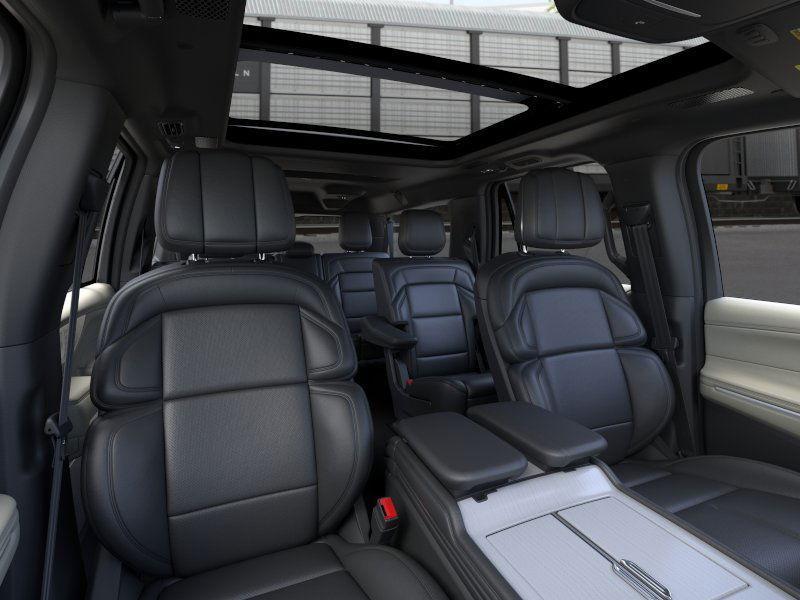 new 2025 Lincoln Navigator L car, priced at $109,675