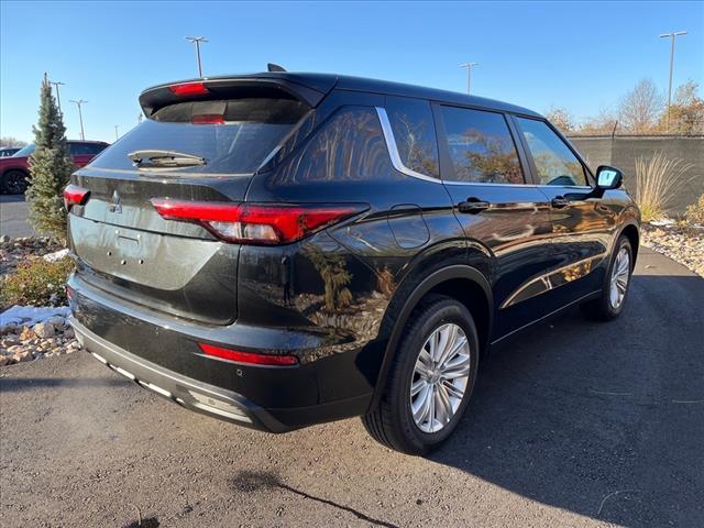 new 2024 Mitsubishi Outlander car, priced at $27,655