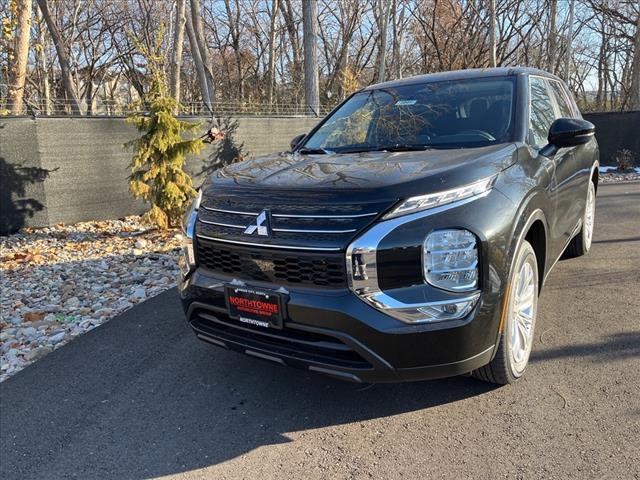 new 2024 Mitsubishi Outlander car, priced at $27,655