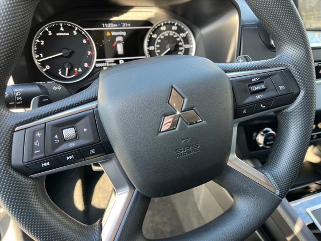 new 2024 Mitsubishi Outlander car, priced at $27,655