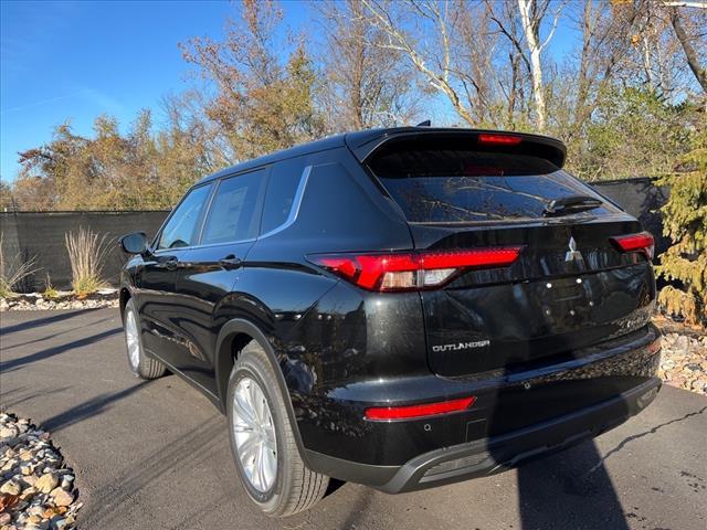 new 2024 Mitsubishi Outlander car, priced at $27,655