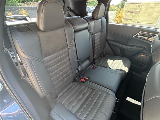 new 2025 Mitsubishi Outlander car, priced at $37,700