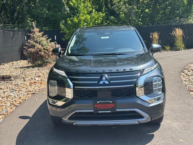 new 2025 Mitsubishi Outlander car, priced at $37,700