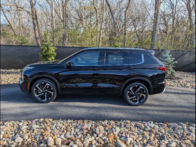 new 2024 Mitsubishi Outlander car, priced at $35,905