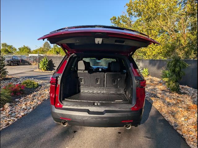 used 2023 Chevrolet Traverse car, priced at $39,900