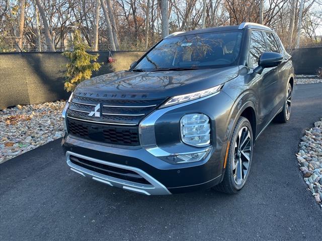 new 2024 Mitsubishi Outlander car, priced at $37,205