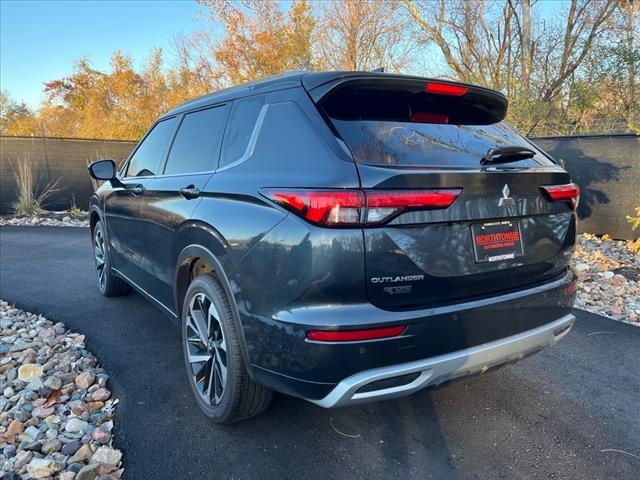 new 2024 Mitsubishi Outlander car, priced at $37,205