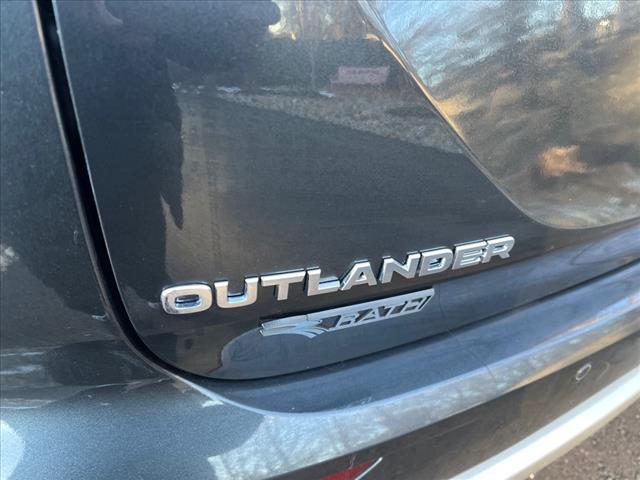 new 2024 Mitsubishi Outlander car, priced at $37,205