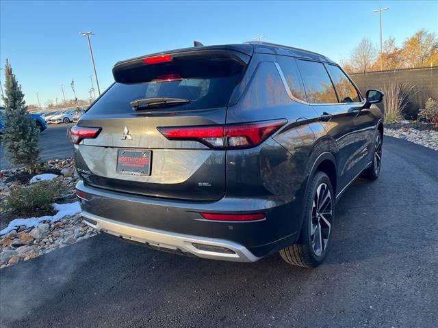 new 2024 Mitsubishi Outlander car, priced at $37,205