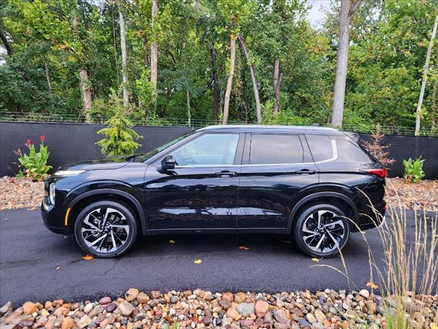 used 2024 Mitsubishi Outlander car, priced at $33,458