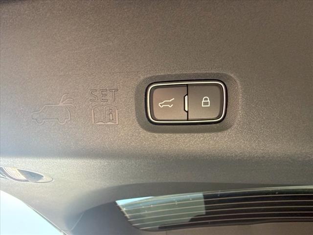 new 2025 Lincoln Navigator car, priced at $107,085