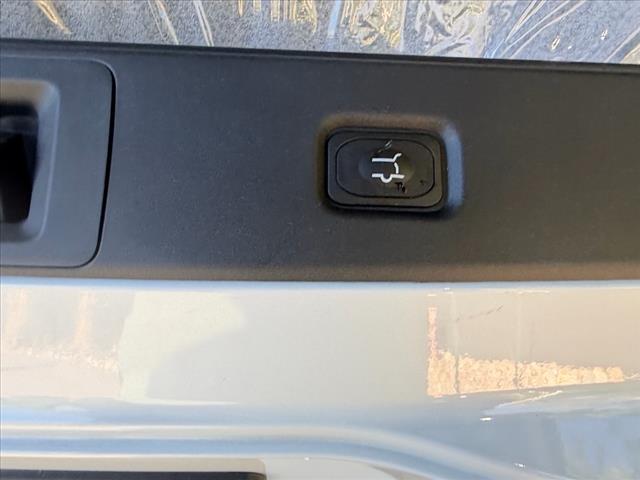 new 2025 Lincoln Navigator car, priced at $107,085