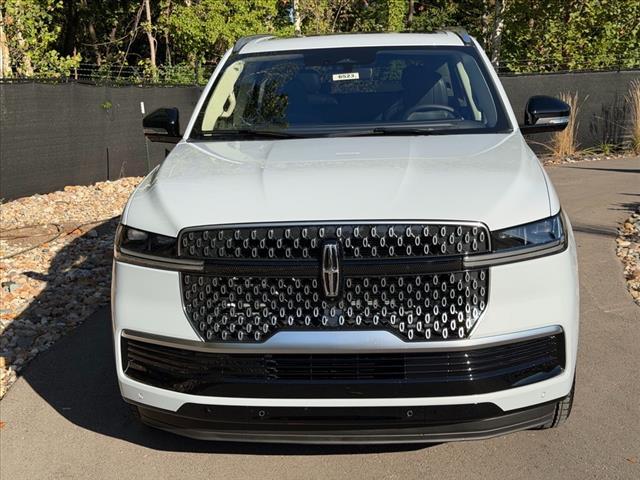 new 2025 Lincoln Navigator car, priced at $107,085