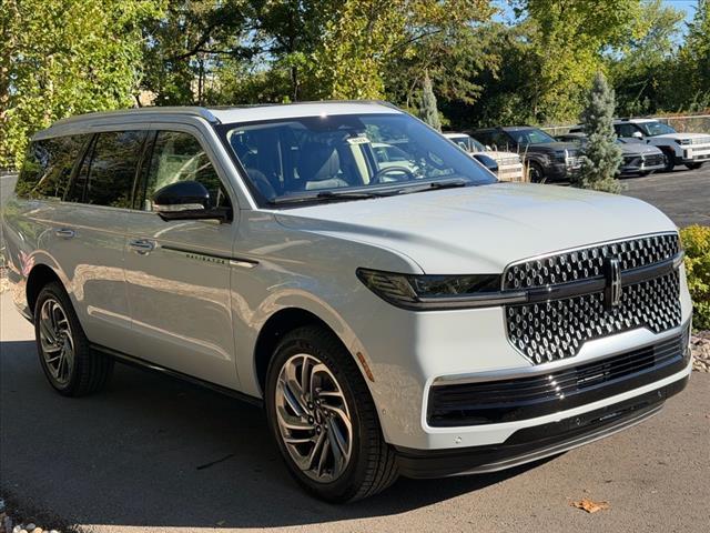 new 2025 Lincoln Navigator car, priced at $107,085