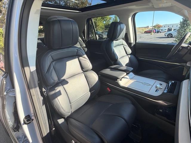 new 2025 Lincoln Navigator car, priced at $107,085