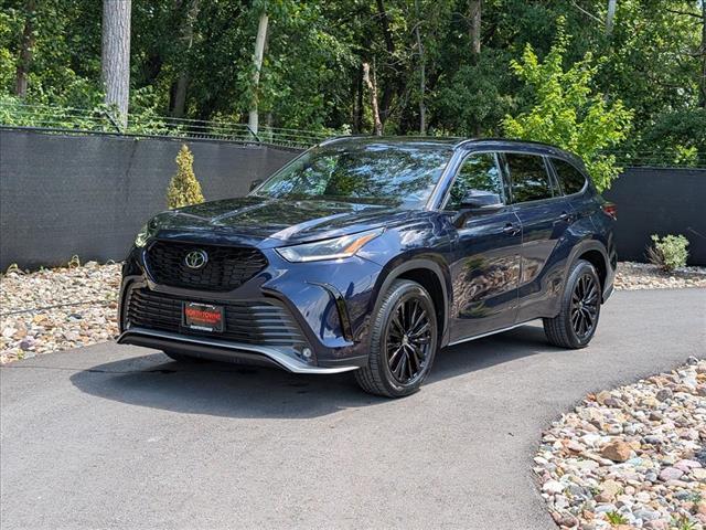 used 2024 Toyota Highlander car, priced at $42,900