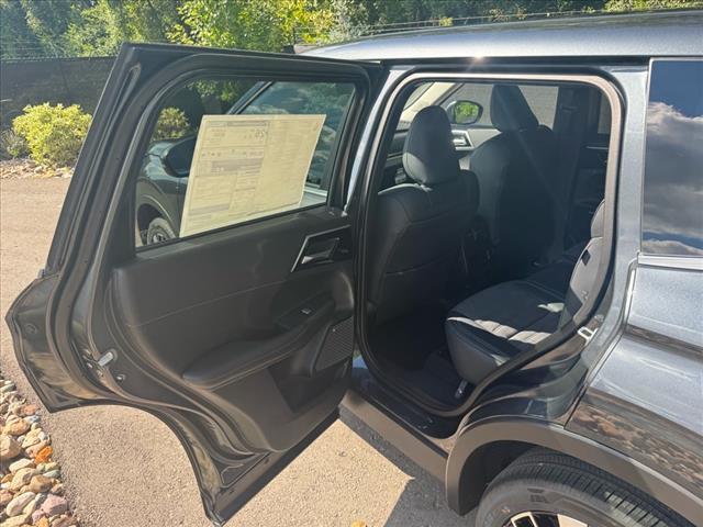 new 2025 Mitsubishi Outlander car, priced at $34,500