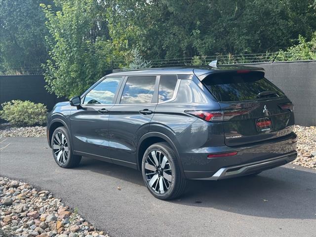 new 2025 Mitsubishi Outlander car, priced at $34,500