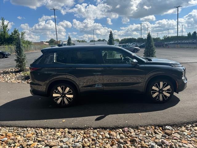 new 2025 Mitsubishi Outlander car, priced at $34,500