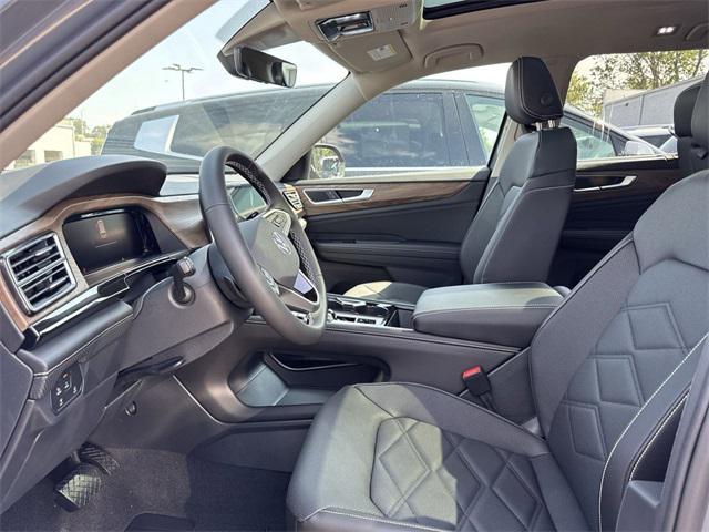 new 2026 Volkswagen Atlas car, priced at $48,398