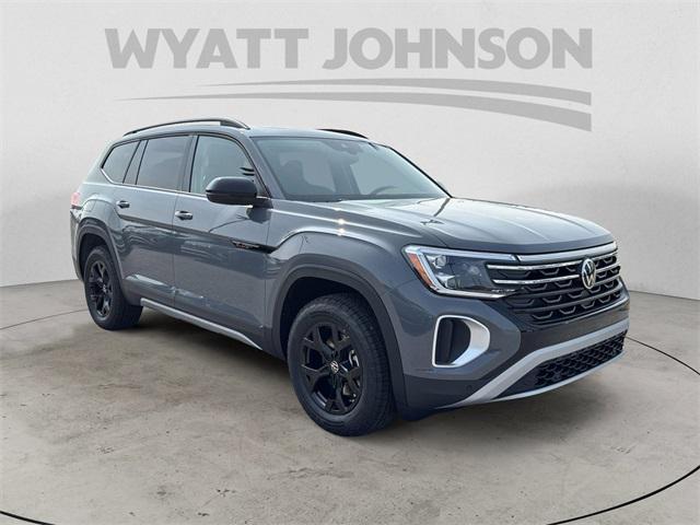 new 2025 Volkswagen Atlas car, priced at $50,101