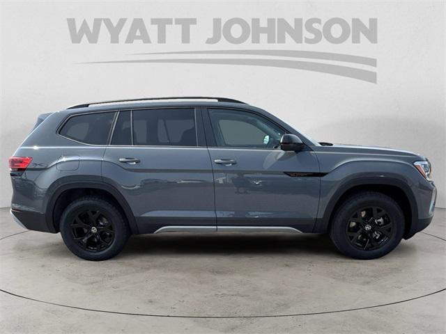 new 2025 Volkswagen Atlas car, priced at $50,101