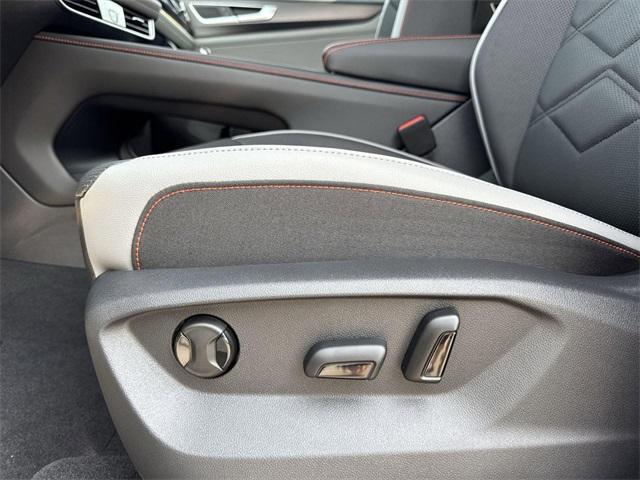 new 2025 Volkswagen Atlas car, priced at $50,101