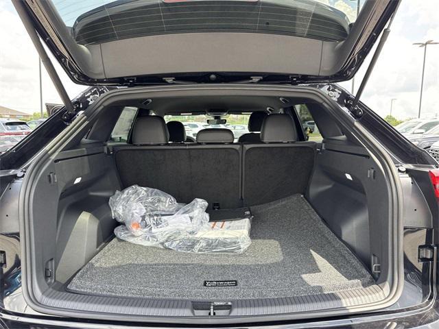 new 2025 Volkswagen Atlas Cross Sport car, priced at $41,511