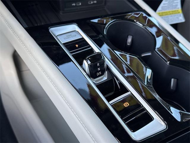 new 2025 Volkswagen Atlas car, priced at $56,196