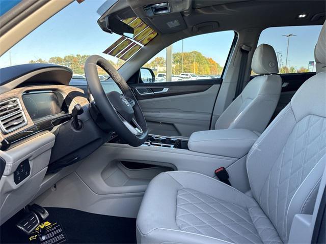 new 2025 Volkswagen Atlas car, priced at $56,196