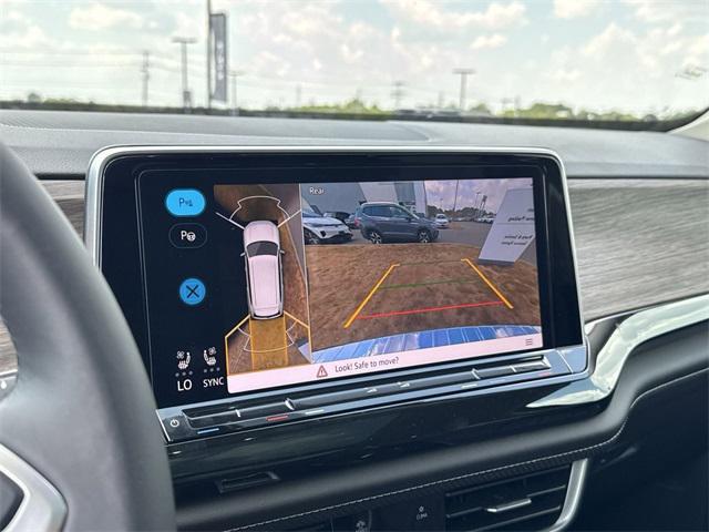 new 2026 Volkswagen Atlas car, priced at $57,303