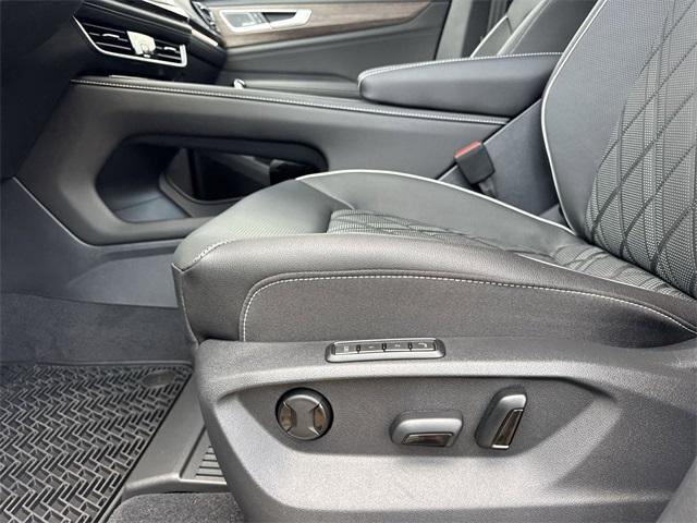 new 2026 Volkswagen Atlas car, priced at $57,303