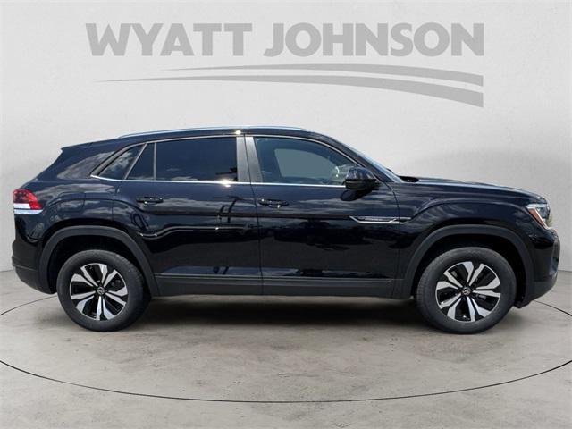 new 2025 Volkswagen Atlas Cross Sport car, priced at $39,611