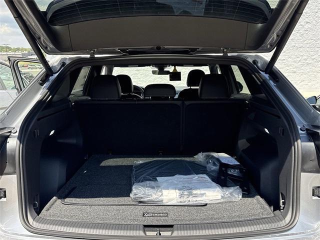 new 2026 Volkswagen Atlas Cross Sport car