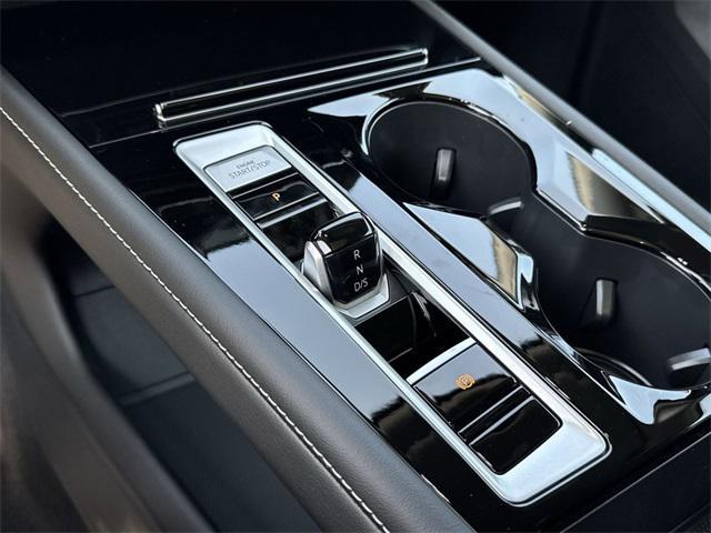 new 2026 Volkswagen Atlas car, priced at $58,453