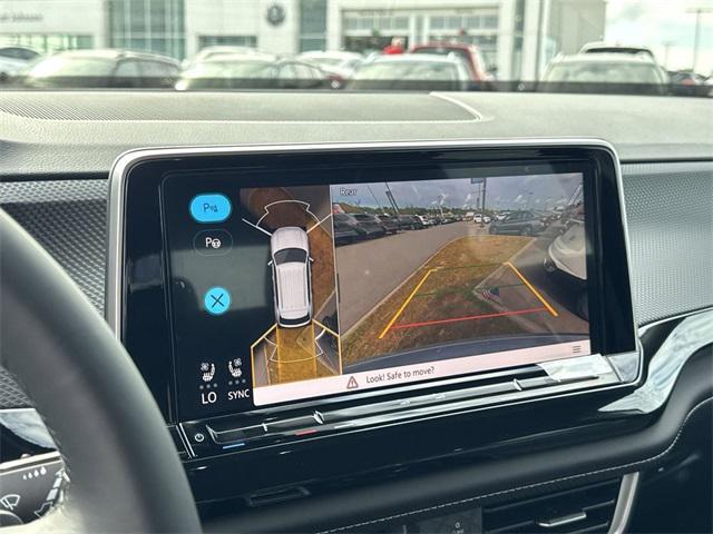 new 2026 Volkswagen Atlas Cross Sport car, priced at $56,293