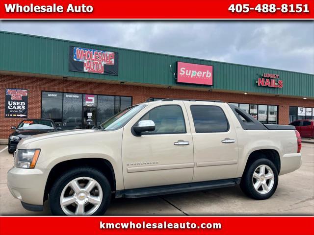 used 2007 Chevrolet Avalanche car, priced at $8,750