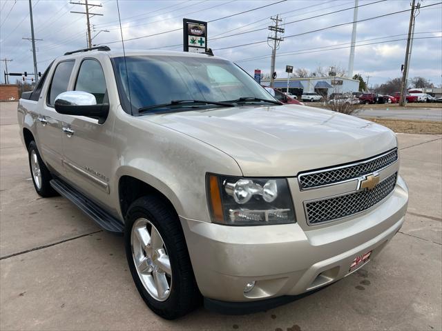 used 2007 Chevrolet Avalanche car, priced at $8,550