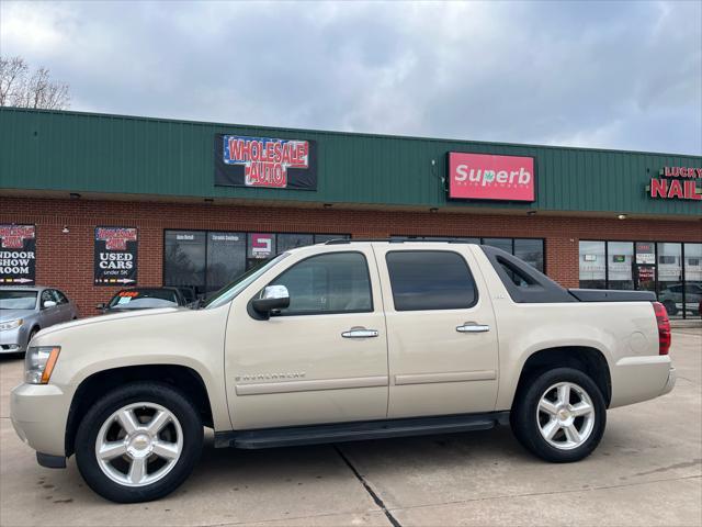 used 2007 Chevrolet Avalanche car, priced at $8,550