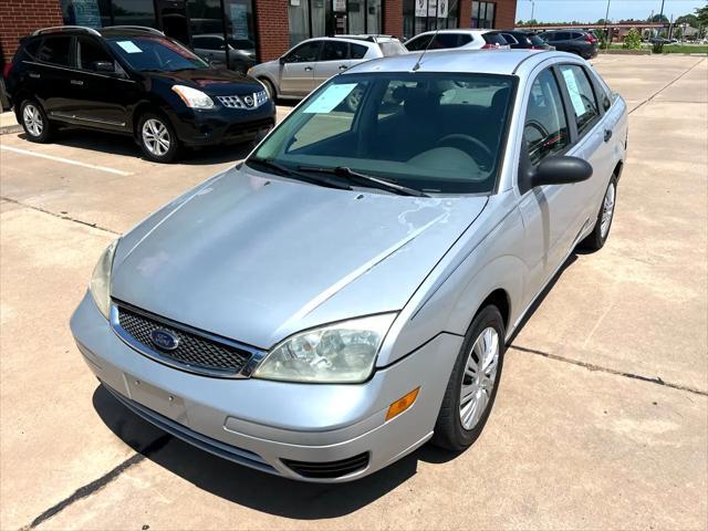 used 2005 Ford Focus car, priced at $2,950