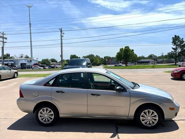 used 2005 Ford Focus car, priced at $2,950