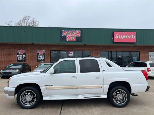 used 2006 Chevrolet Avalanche car, priced at $5,950