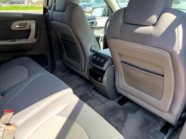 used 2011 Chevrolet Traverse car, priced at $3,950