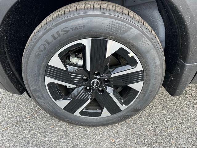 new 2025 Nissan Kicks car, priced at $27,000